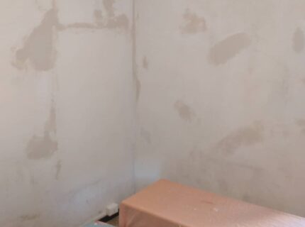 reparar humedad techo baño